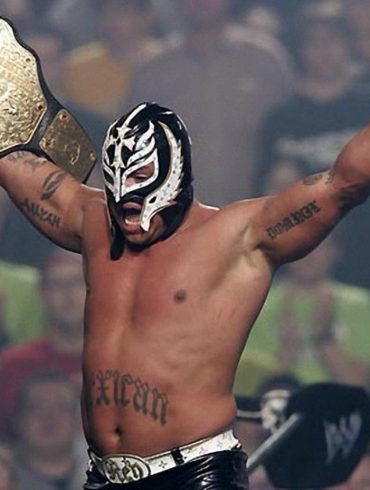 Rey Mysterio Career: How Long Has Been The Superstar Wrestling?