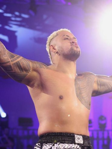 Is Solo Sikora related to the Usos