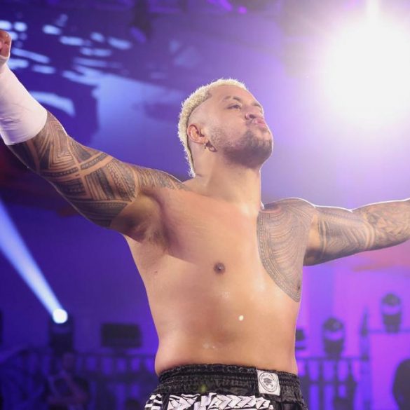 Is Solo Sikora related to the Usos