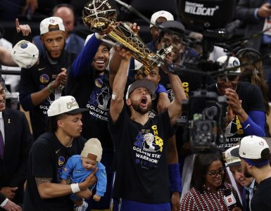 Golden State Warriors lift the trophy, wins game 6