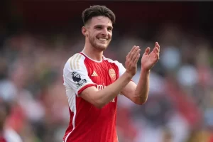 Declan Rice thanking the Arsenal Fans after his first match