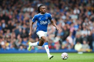 Ian Wright is Surprised that Everton Let Go of a 27-year-old Player, Saying it Shows the Drop in their Performance
