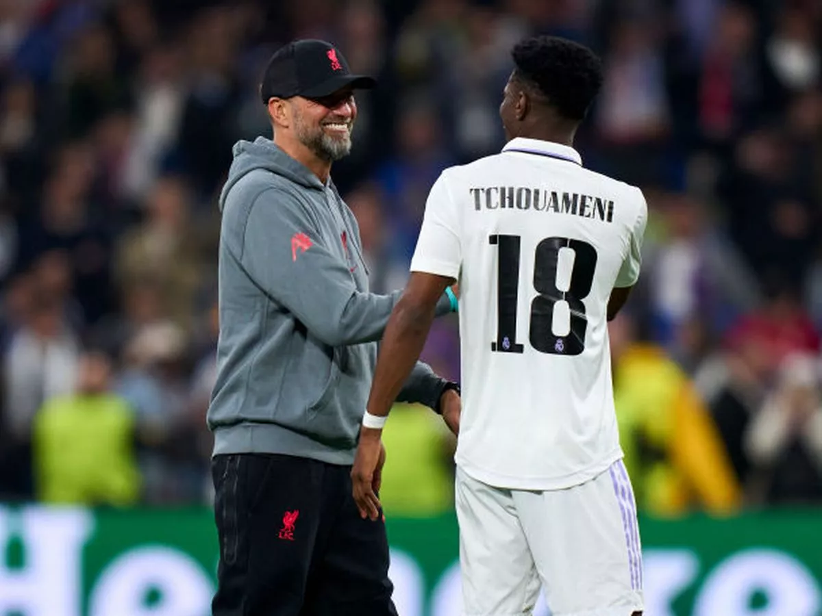 Jurgen Kloop with Tchouameni taking after liverpool vs Real Madrid champions league match 