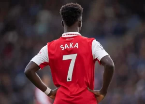 bukayo-saka-on-football-field