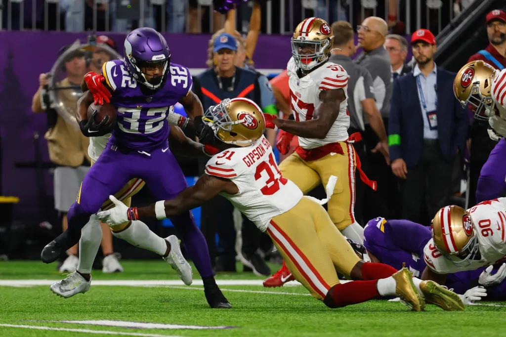 San Francisco 49ers' Defensive Coordinator Steve Wilks Regrets Costly Blitz in Monday Night Loss to Vikings