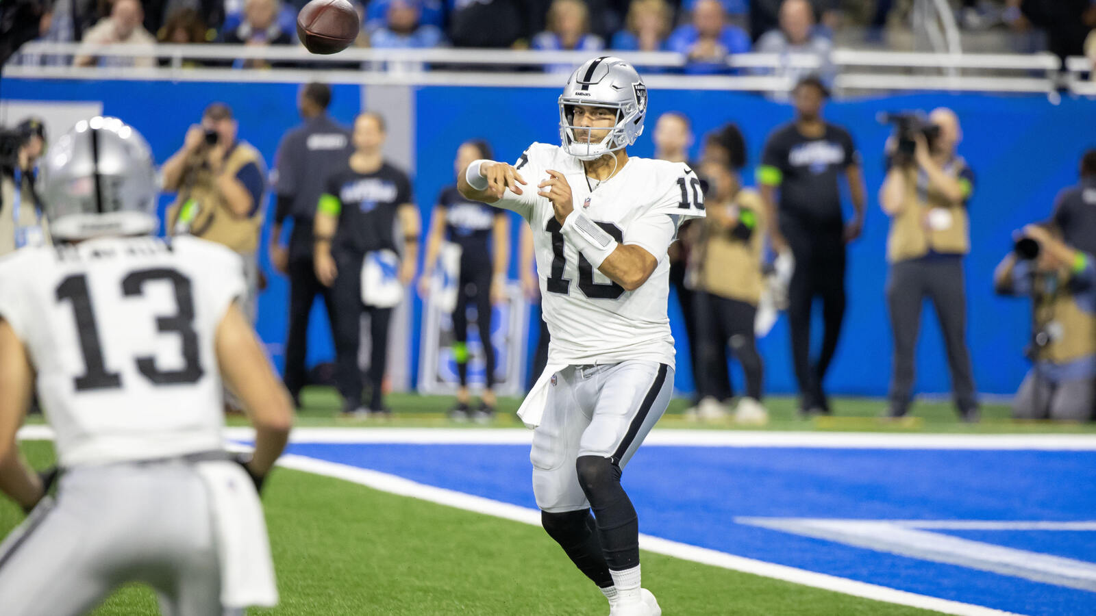 Las Vegas Raiders Make Surprising Move, Benching Jimmy Garoppolo in Favor of Rookie Quarterback Aidan O’Connell