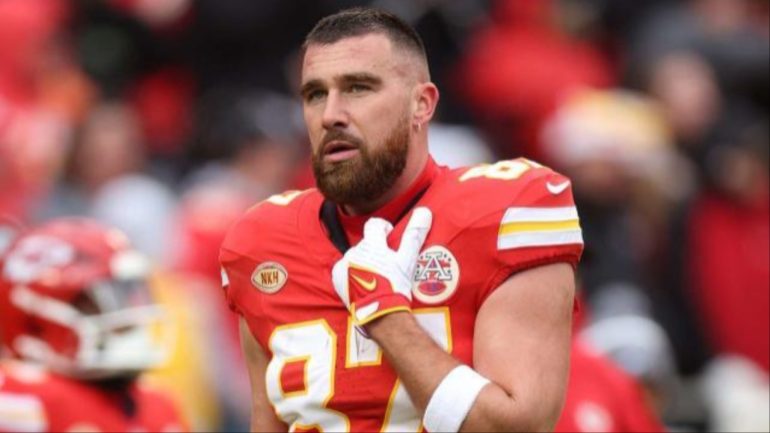 Mahomes and Kelce Lose Their Cool in Battle Against Raiders