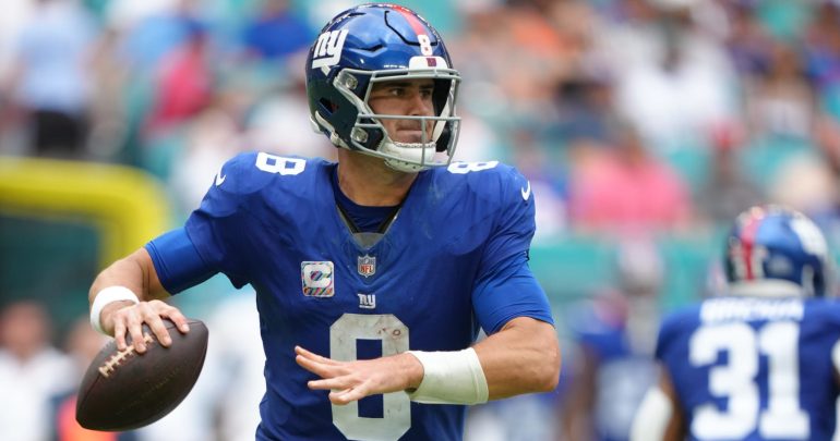 Giants’ Daniel Jones Backed by Eli Manning Despite Struggles: ‘He Has the Mindset’