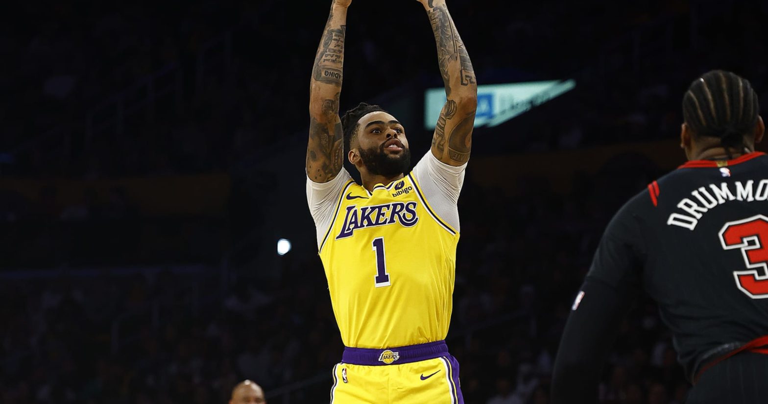 D’Angelo Russell Amazes NBA Fans as Lakers Beat Bulls in LeBron James’ Return