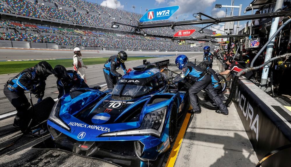 Albuquerque's Stoppage Deals Blow to Acura's Daytona 24h Ambitions