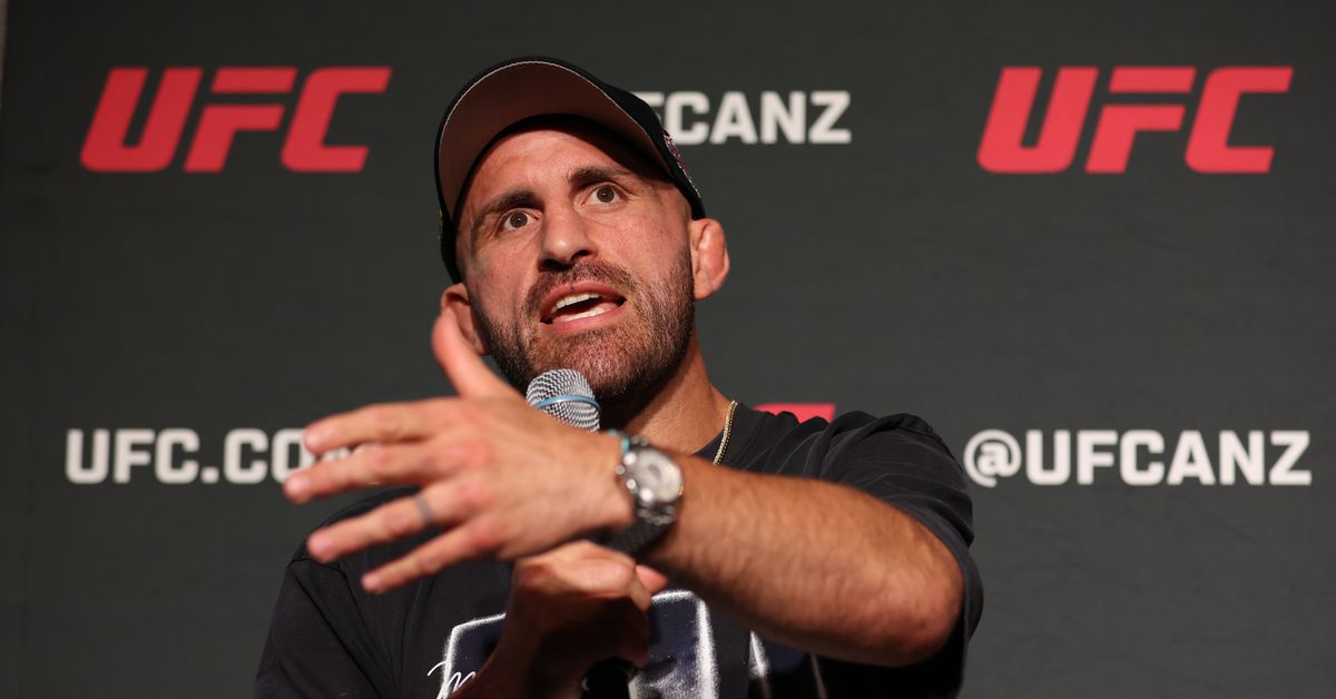 Alexander Volkanovski regrets ‘drinking every day for 3 or 4 weeks’ before UFC offered Islam Makhachev rematch