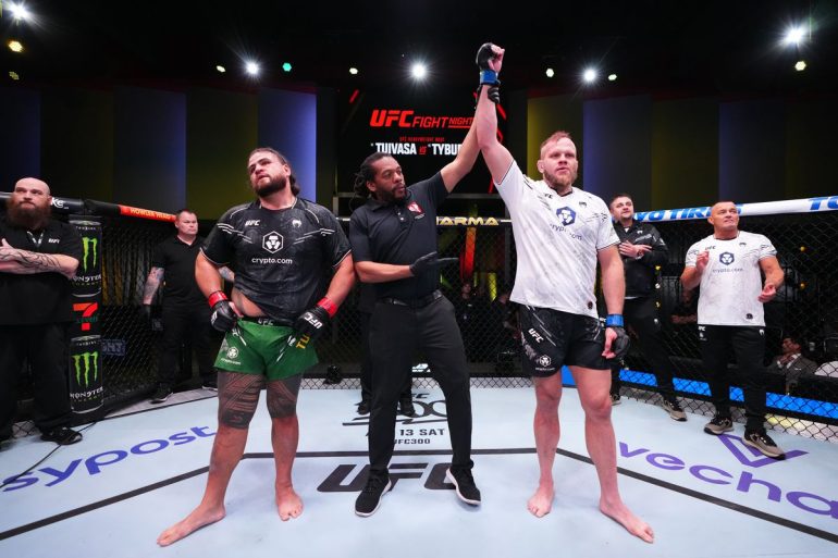 Marcin Tybura thinks Tai Tuivasa has earned another UFC fight: “He deserves one more shot”