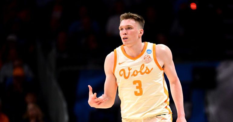 Dalton Knecht, No. 2 Tennessee Thrill March Madness Fans with Rout vs. Saint Peter’s