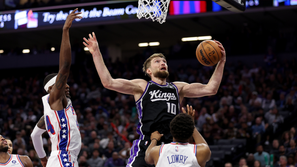 Domantas Sabonis breaks Kevin Love’s post-merger record for most consecutive double-doubles with his 54th