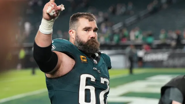 Shortly after announcing his retirement, Jason Kelce unveils 40