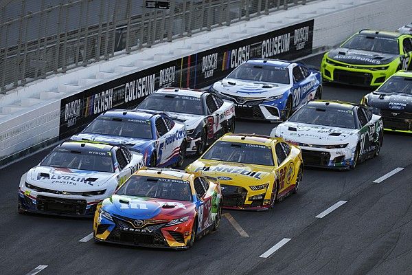 Logano Leads NASCAR Cup Practice at Phoenix, Hamlin Close Behind