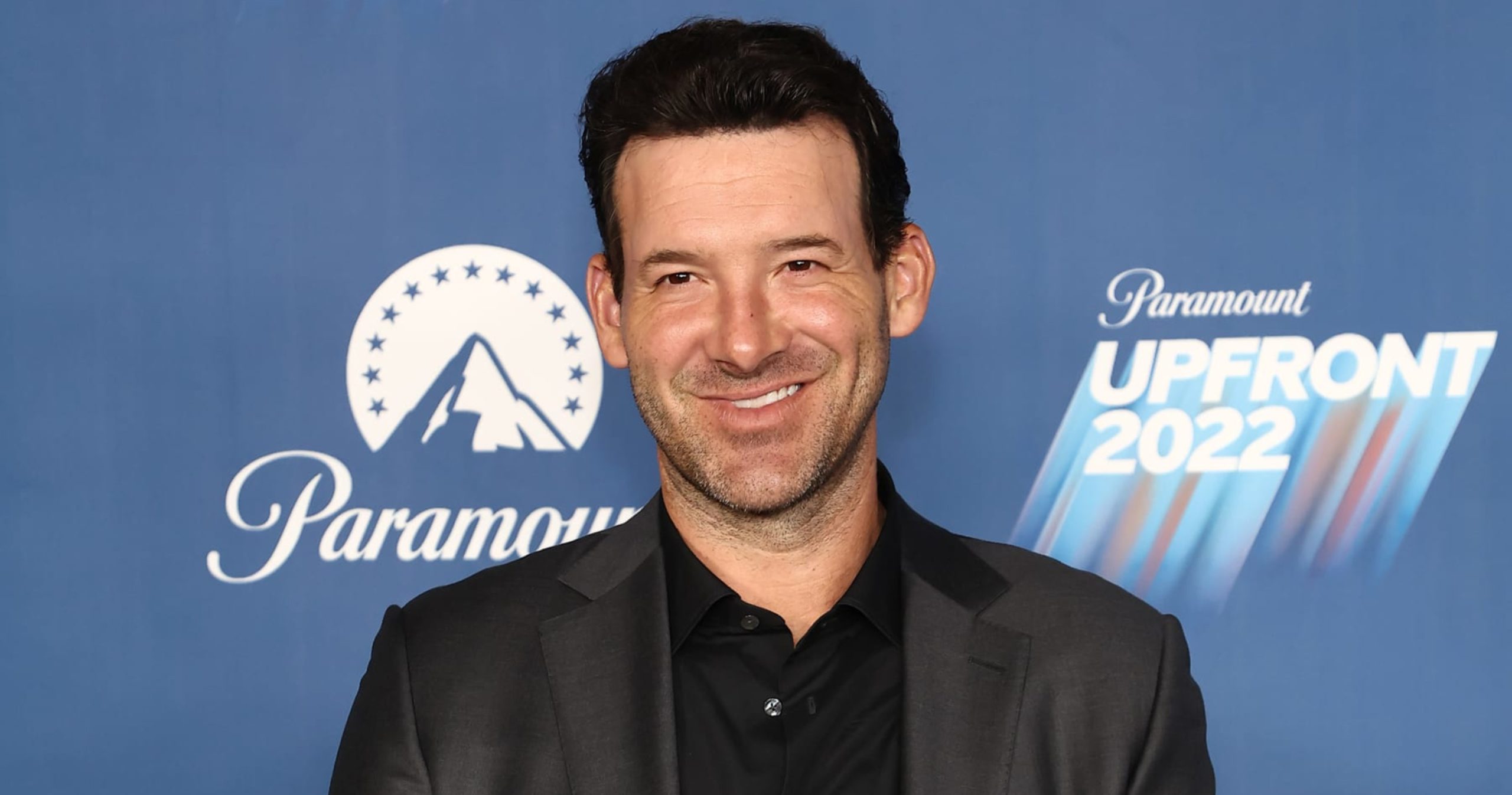 Video: Cowboys Legend Tony Romo Visits with Duke MCBB After Upset Win vs. Houston