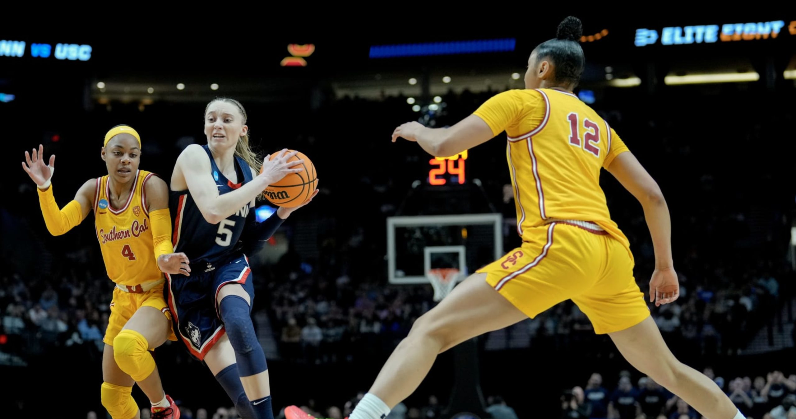 Paige Bueckers, UConn Praised by WCBB Fans After Win vs. JuJu Watkins, USC in Elite 8