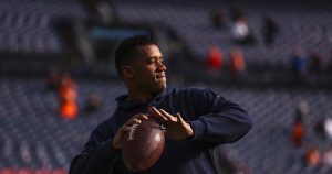 Video: Steelers’ Russell Wilson Takes Batting Practice Ahead of Pirates 1st Pitch