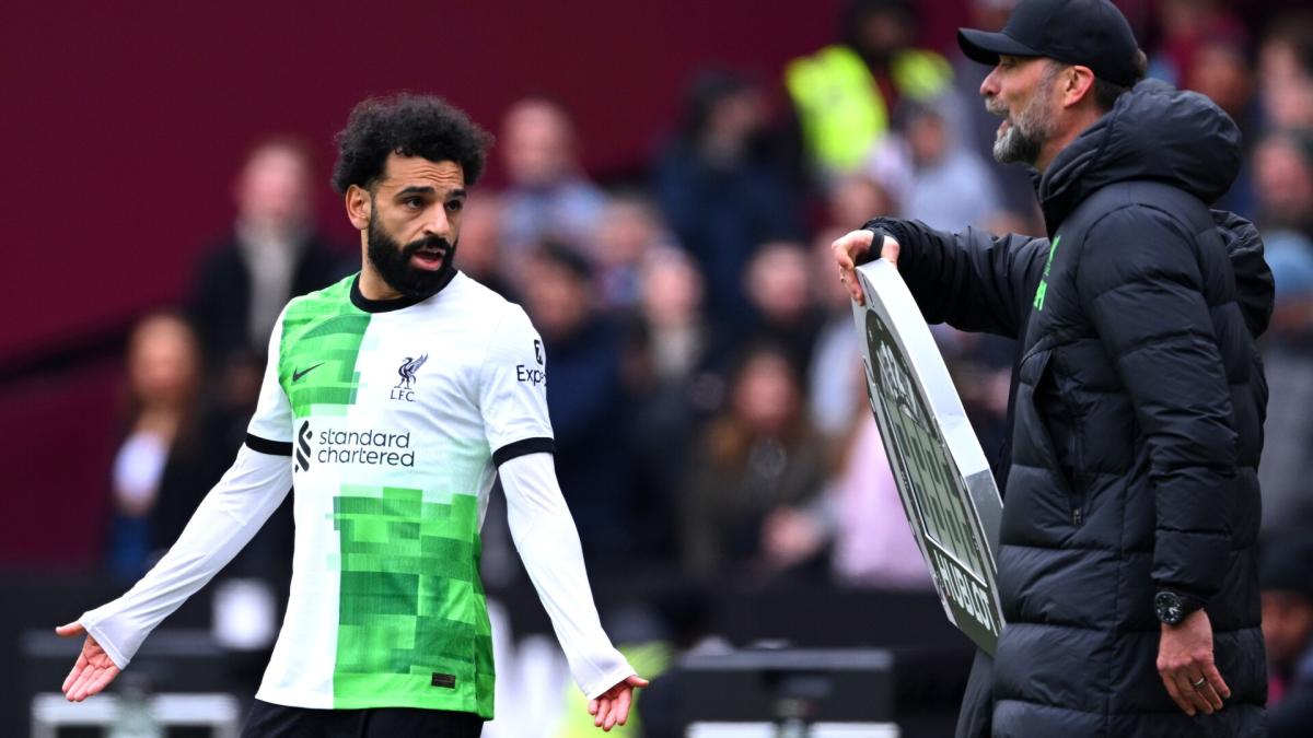 Jurgen Klopp, Mohamed Salah involved in heated exchange