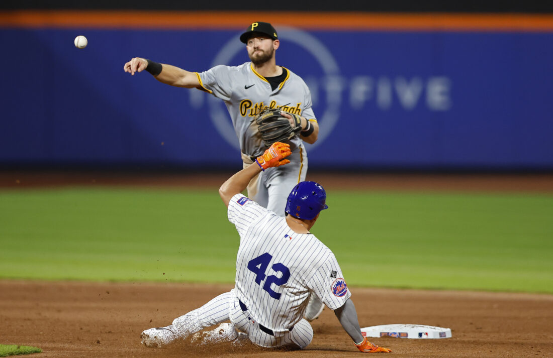Mets Win Fourth Series in a Row by Beating Pirates