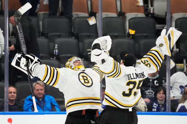 NHL Fans Cheer as Brad Marchand and Bruins Go Up 3-1 Against Maple Leafs