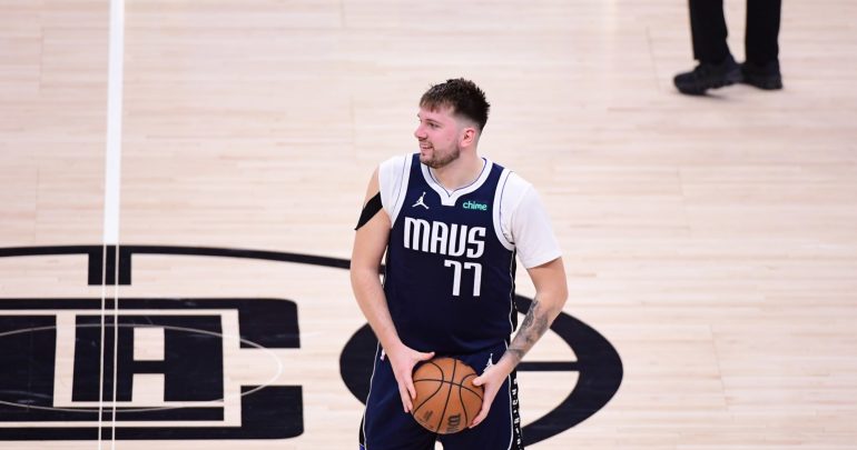 Mavs’ Luka Dončić Amazes NBA Fans amid Knee Injury in Game 5 Win vs. George, Clippers