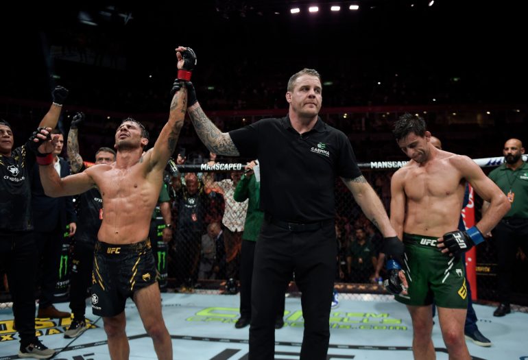 Robert Whittaker disagrees with fans saying Steve Erceg was robbed at UFC 301: “I thought Pantoja did enough to win”