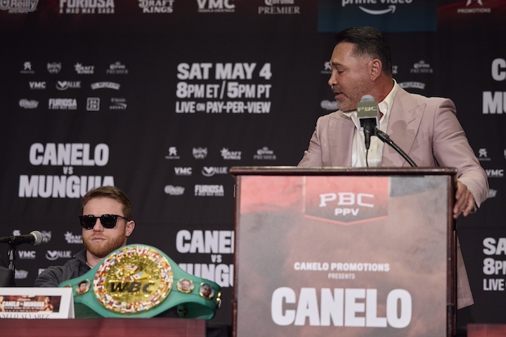 De La Hoya's Company Tells Canelo to Stop Talking after Press Conference Comments