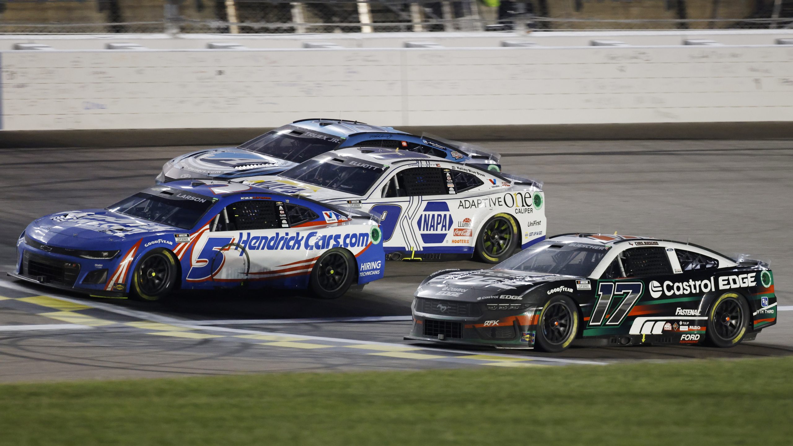 Kyle Larson Beats Chris Buescher in Closest NASCAR Cup Series Finish Ever