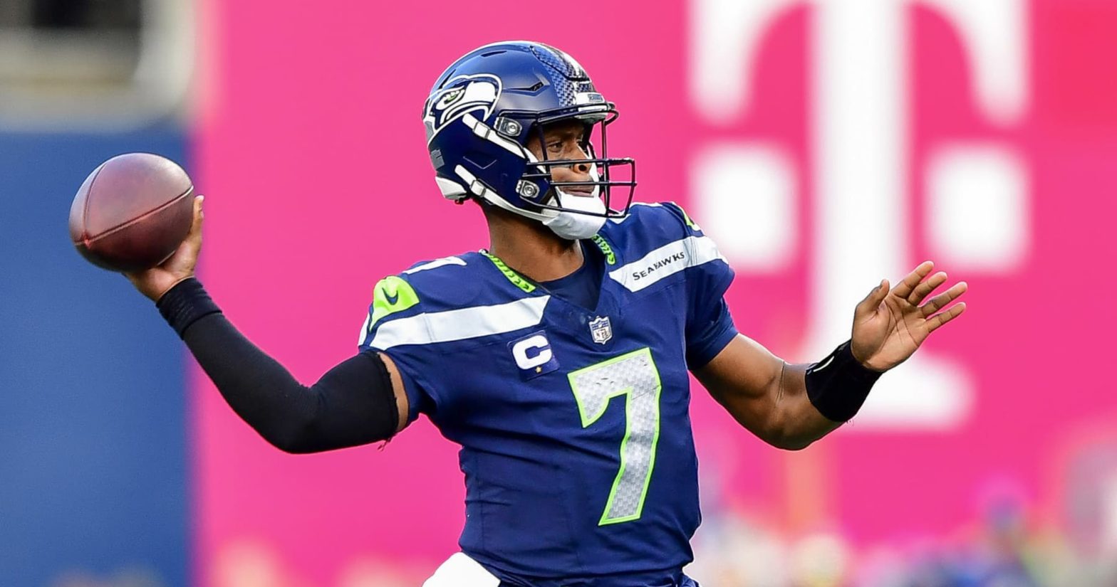 NFL Rumors: Seahawks’ Geno Smith to Undergo Testing amid Hip, Knee Injuries