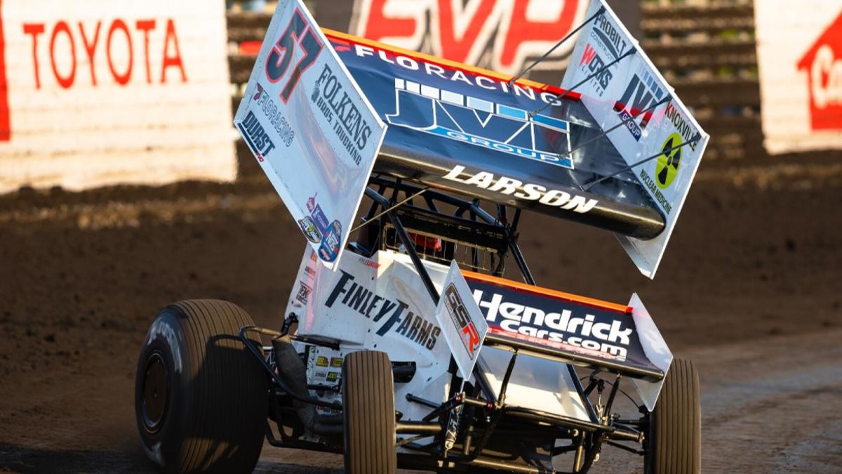 Kyle Larson wins second consecutive Knoxville Nationals, third in four years