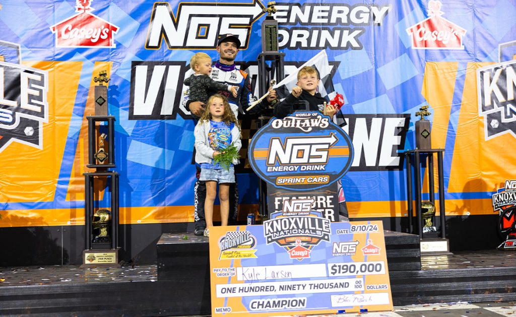 Larson Wins Knoxville Nationals for Second Straight Year, Leading All