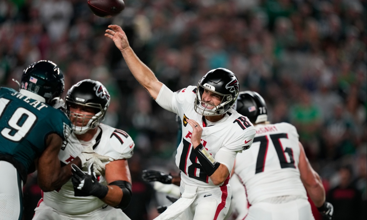 Falcons Win 22-21 as Cousins’ Last-Minute Touchdown, Barkley’s Drop, Lead to Eagles' Collapse