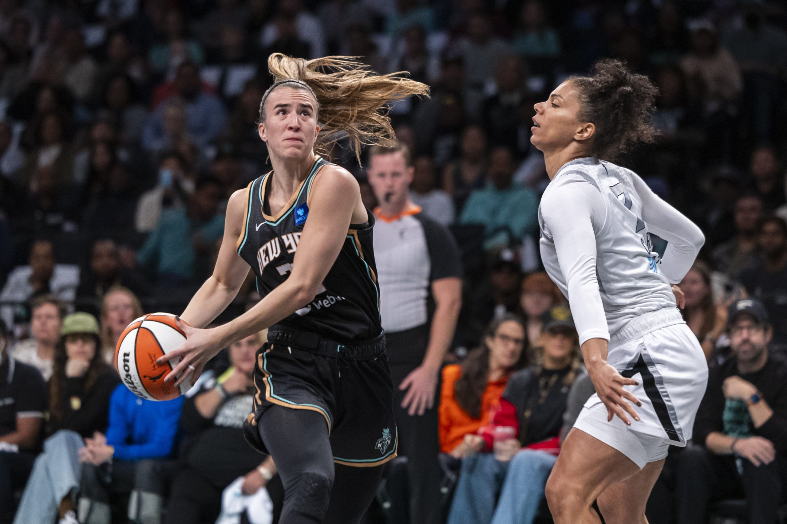 Liberty Defeat Aces 87-77 in WNBA Semifinals Opener Behind Stewart's 34 Points and Ionescu's Heroics