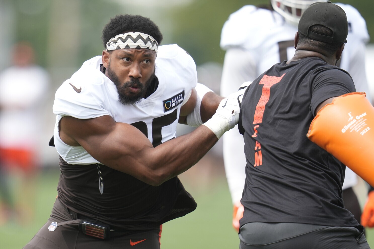 Myles Garrett Powers Through Foot Injury, Committed to Making Impact for Browns