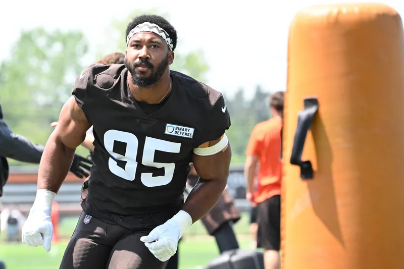 Myles Garrett Powers Through Foot Injury, Committed to Making Impact for Browns