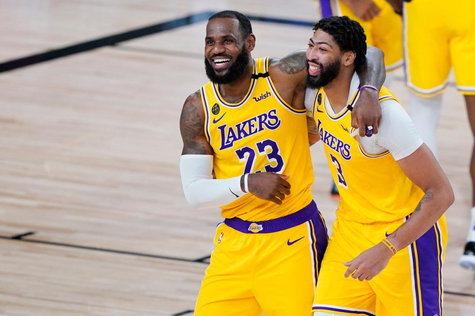 Anthony Davis Propels Lakers to 2-0 Start, Embracing Lead Role with Support from LeBron