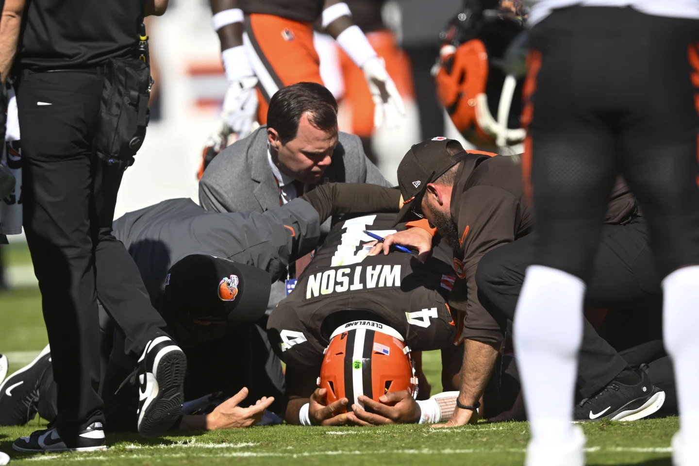 Deshaun Watson’s Season Cut Short as Browns QB Suffers Ruptured Achilles Tendon