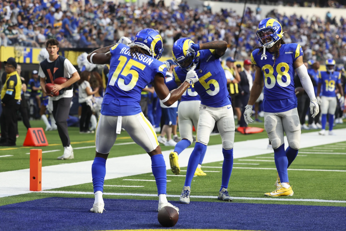 A major trade proposal could bring an $80 million star from the Los Angeles Rams to the San Francisco 49ers - Sports Al Dente