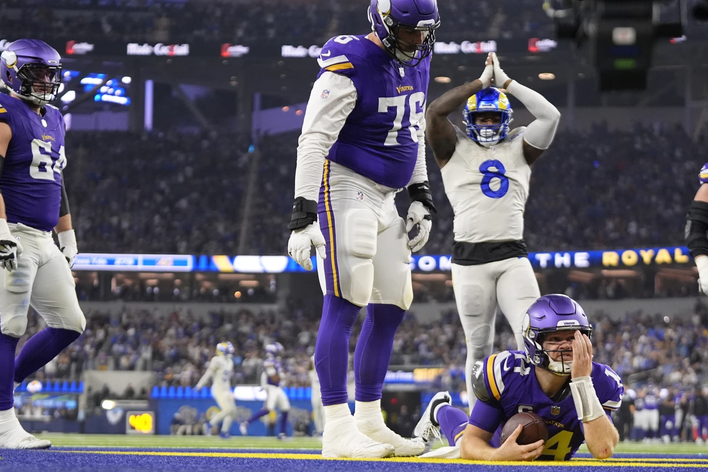 Missed Face Mask Call on Vikings’ Sam Darnold Sparks Controversy in Rams Game