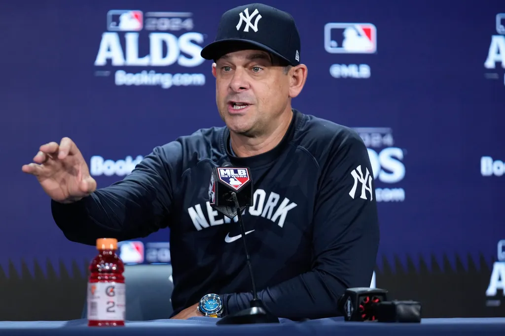 Cashman Backs Boone as Yankees’ Manager Despite World Series Loss, Eyes Contract Options