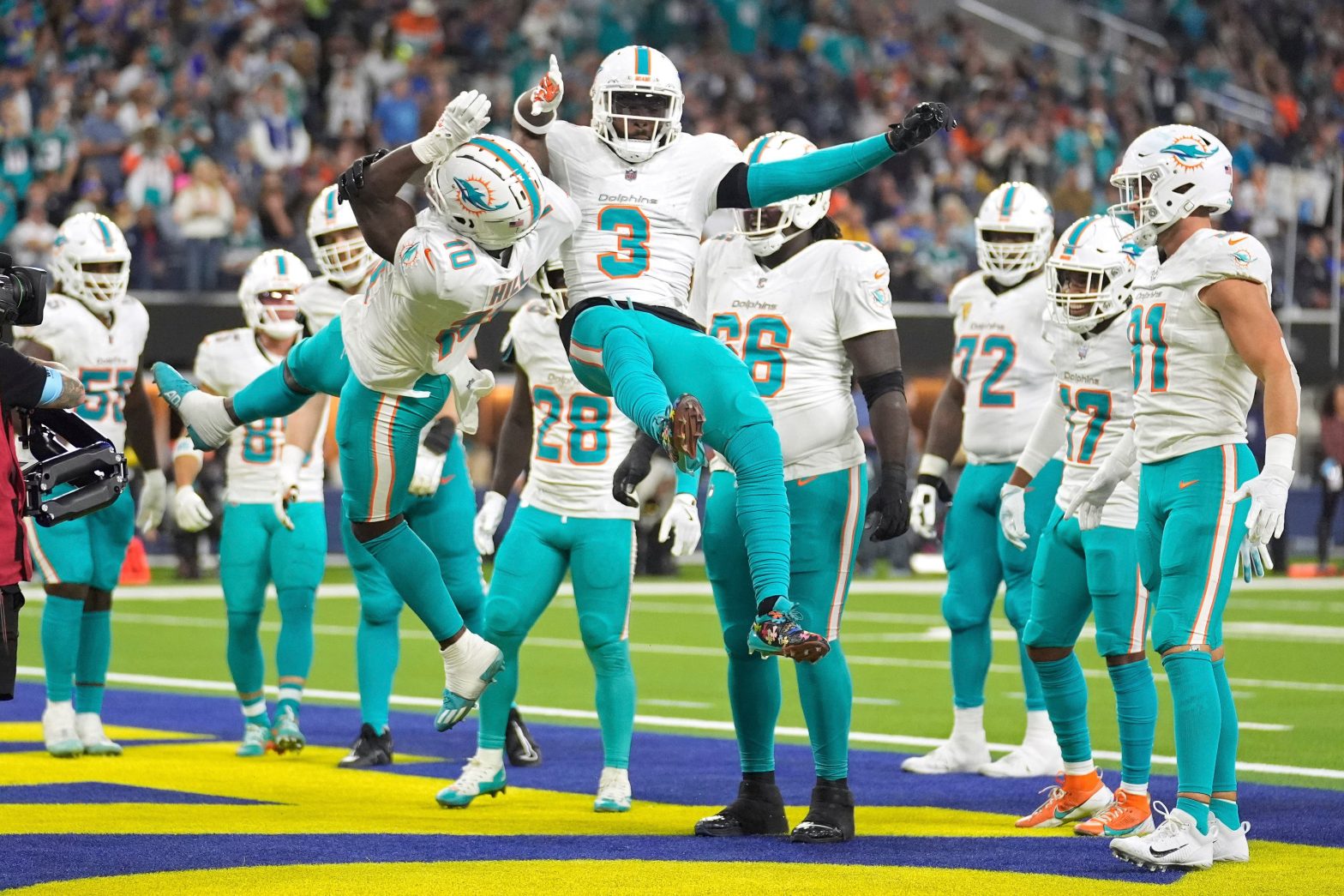 Dolphins End Losing Streak with Crucial Win Over Rams, Tyreek Hill and Defense Shine