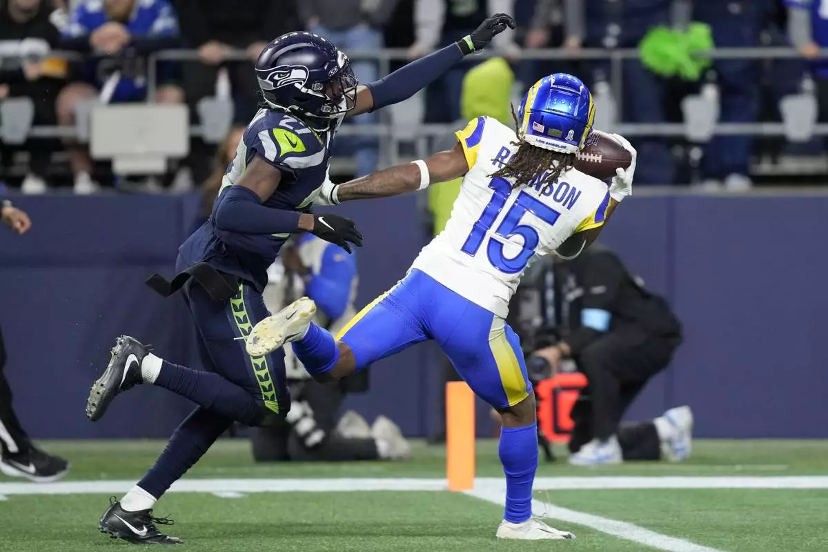 Seahawks Overcome First-Half Struggles to Seize Momentum Against Rams