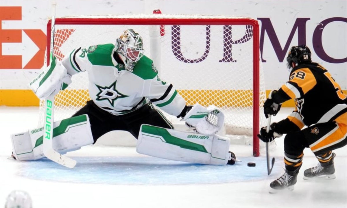 Stars Dominate Penguins 7-1 with Six-Goal First Period and Key Contributions from Heiskanen