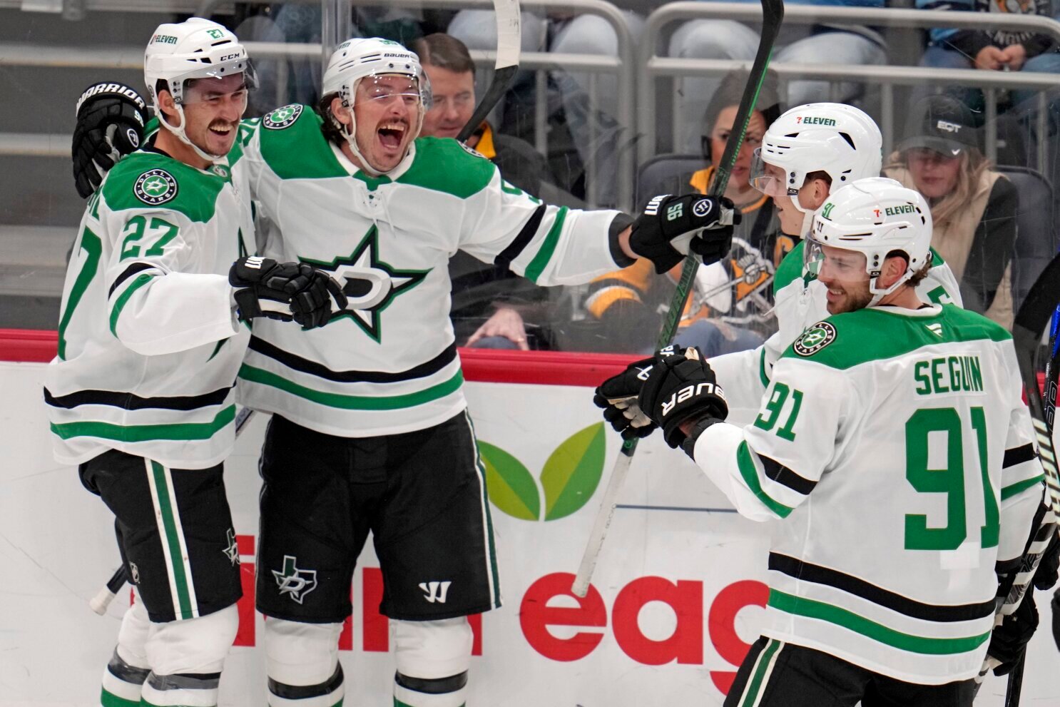 Stars Dominate Penguins 7-1 with Six-Goal First Period and Key Contributions from Heiskanen