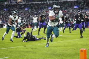 Eagles Stifle Ravens' Offense to Secure 24-19 Win Behind Barkley's Key Touchdown