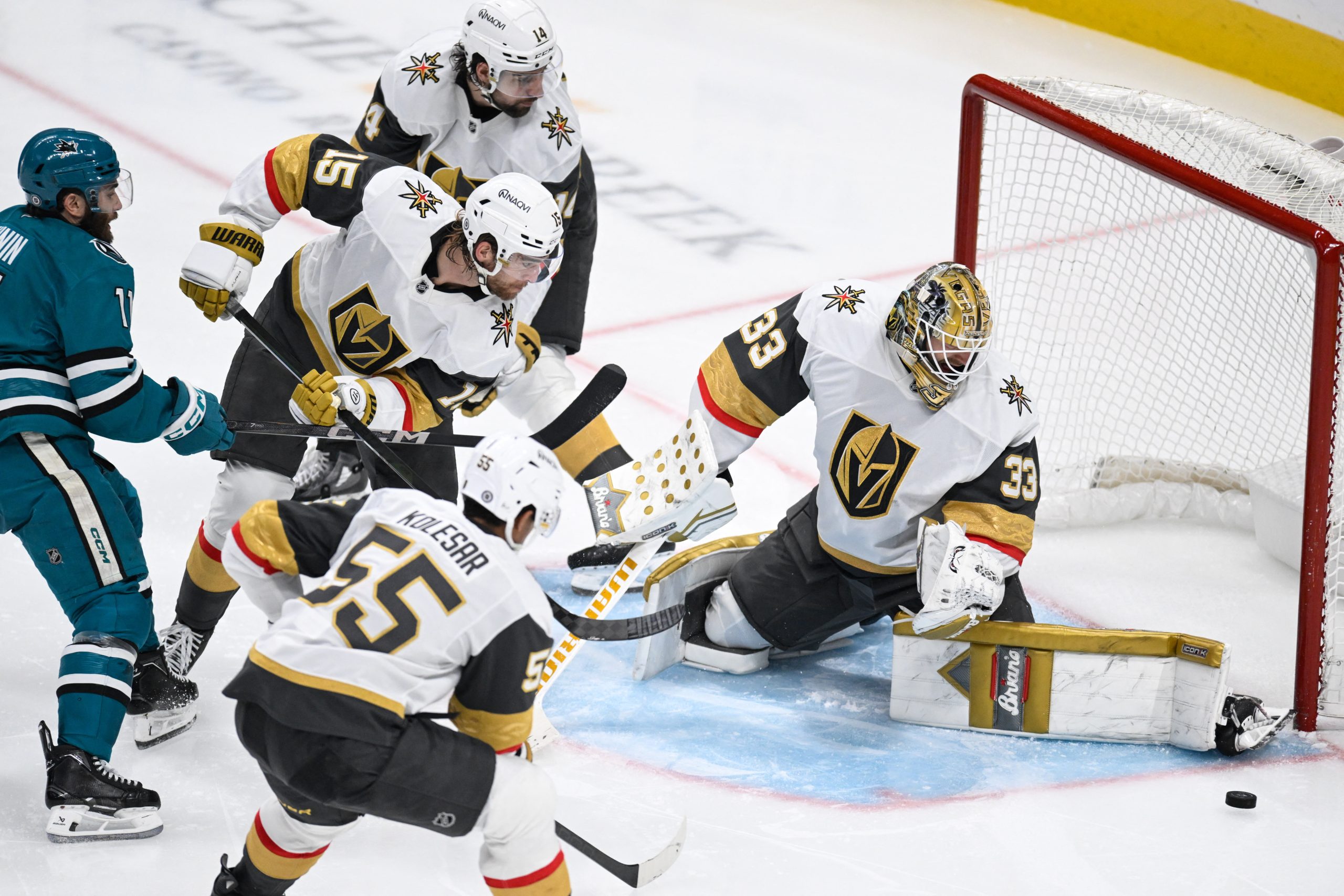 Golden Knights Overpower Sharks 6-3 with Strong Third Period, Extend Winning Streak to Five Games