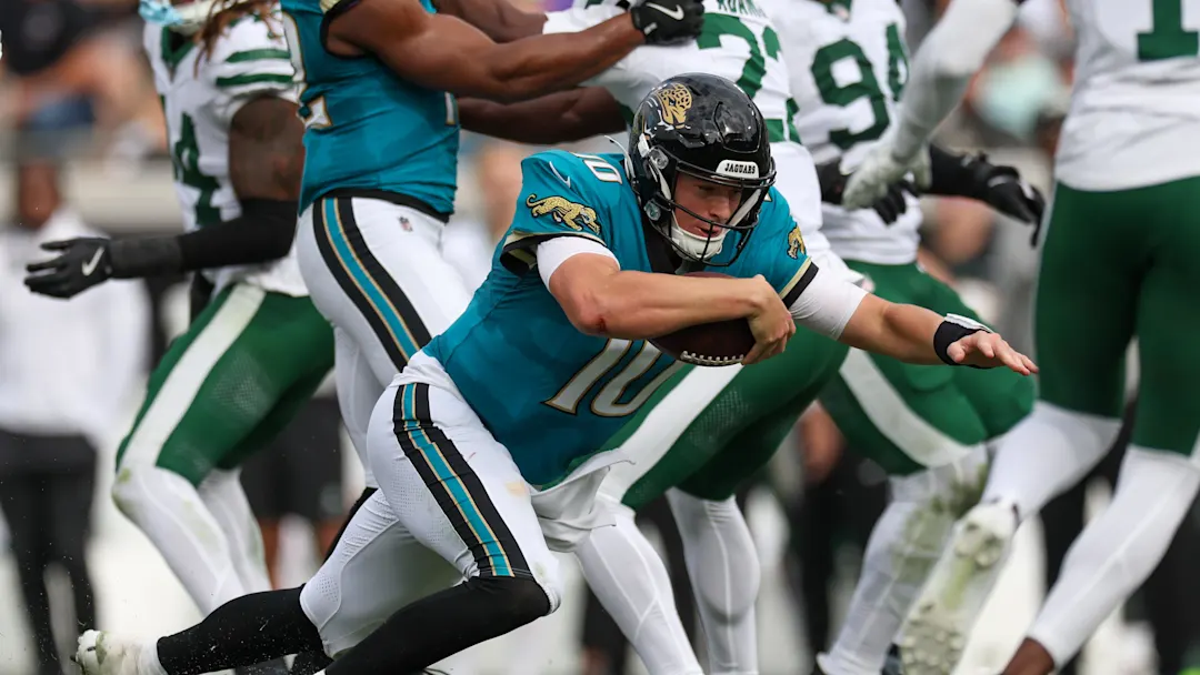 Jaguars Show Strength Against Jets but Fall Short Due to Defensive Issues and Late Mistakes