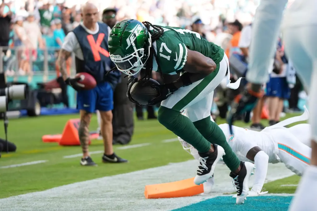 Jets' Playoff Hopes Crushed in OT Loss to Dolphins After Red-Zone Struggles and Defensive Woes